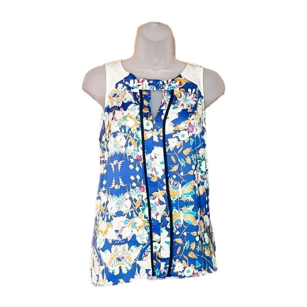 Collective Concepts Keyhole Pattern Blouse
